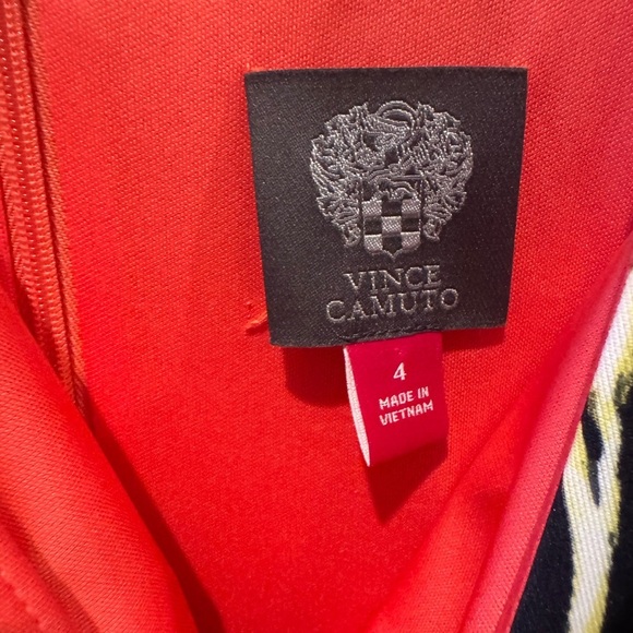 Vince Camuto Women’s fit and flare Dress Floral Pleated Pockets v neck - Picture 5 of 10